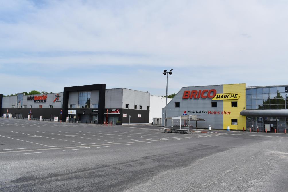 Le Bricomarch de Charleville M zi res liquide les stocks avant